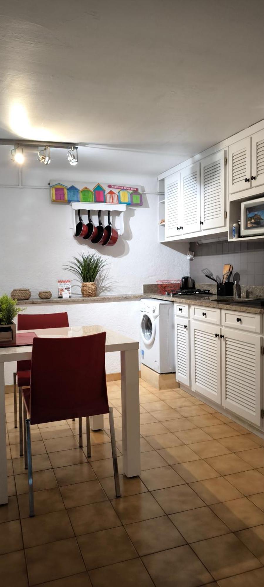 Cote Jardin - T2 Avec Terrasse Couverte Et Jardin * Cassis